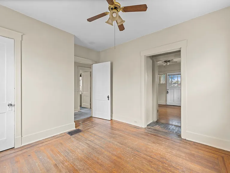 533 Eastern Pkwy — Photo 9