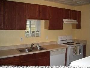 2nd image of 1068 Rugby St