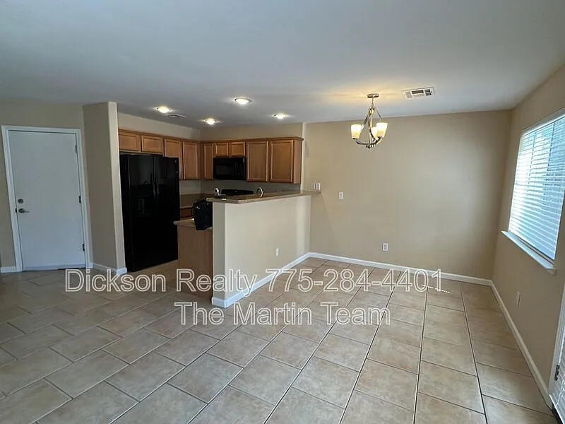 2 bed, 2.5 bath, 1143 sqft, $2,000 — Photo 2