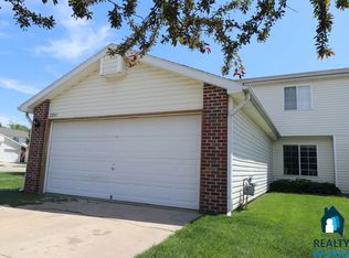 2201 W Todd Ln, Lincoln, NE 68528