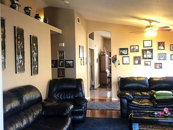 3rd image of 8209 W Gilmore Ave