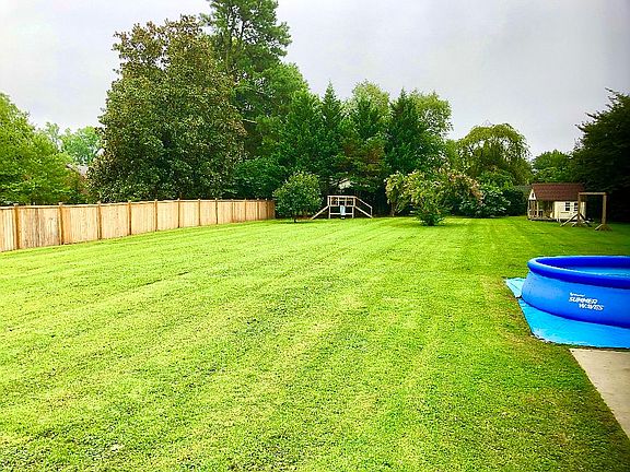 Large Private Back yard 