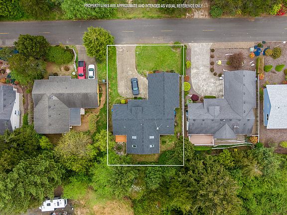 5th image of 640 SW Kelsie Ln