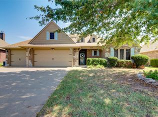 709 W Helena St, Broken Arrow, OK 74012