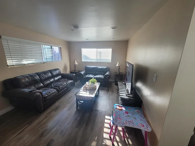 1207 N Fries Ave #B — Photo 5