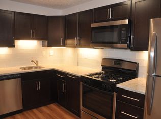 1300 Army Navy Dr APT 826, Arlington, VA 22202