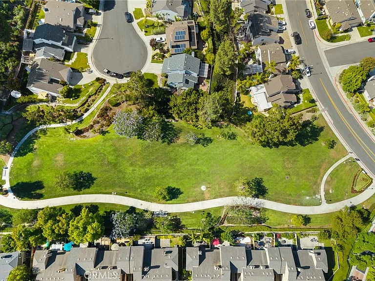 18 Meadowood — Photo 42