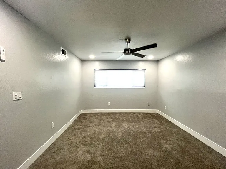 RV T 1708 — Photo 18