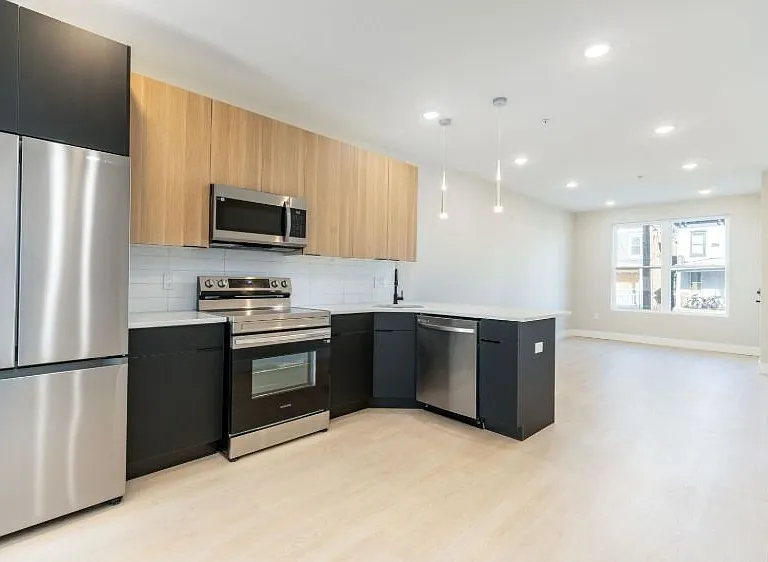 660 Brooklyn St #1 — Photo 1
