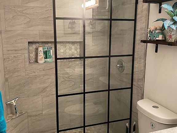 4th image of 18212 N 41st St APT 103