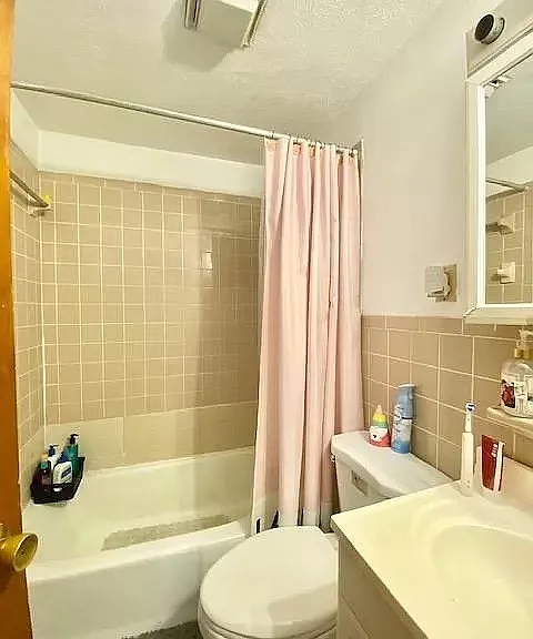 5 Warwick St #1 — Photo 2