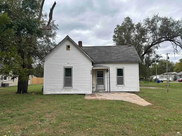 403 W Roosevelt St, Junction City, KS 66441
