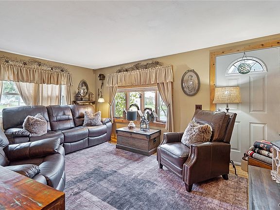 3rd image of 204 Stonefield Rd