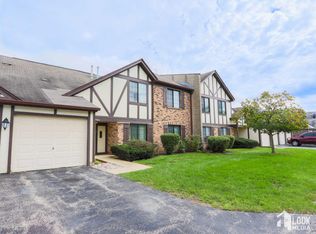 1726 N Emerald Bay UNIT 1, Palatine, IL 60074
