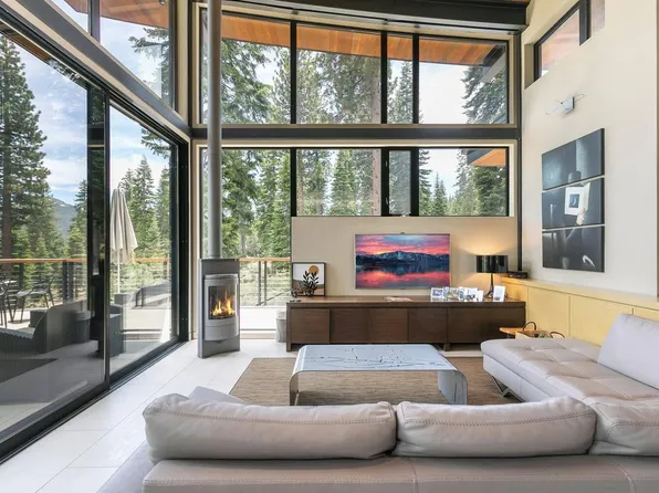 10958 Olana Dr, Truckee, CA 96161