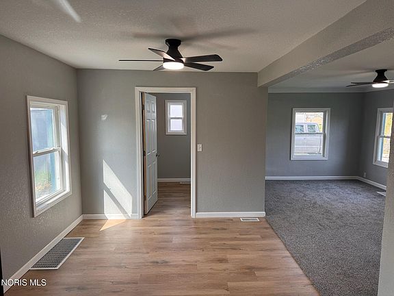 2nd image of 611 W Jackson St
