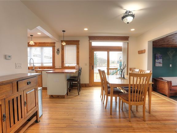 5th image of 355 Main St