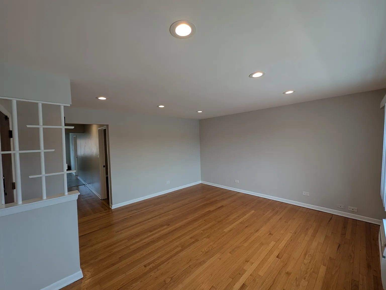 2 bed, 900 sqft, $1,900 — Photo 4