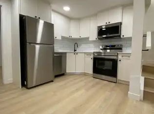 764 Payipwat Cmn SW #1A, Edmonton, AB T6W5K7