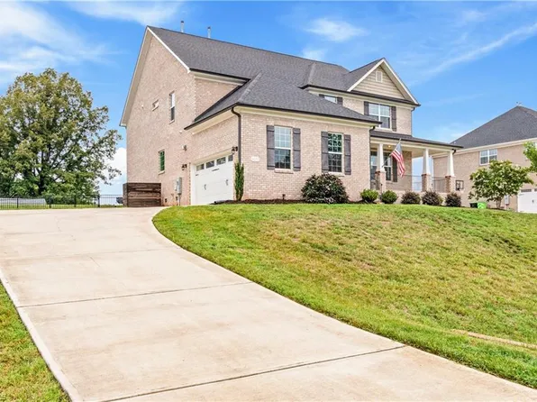 8003 Hacker Dr, Stokesdale, NC 27357