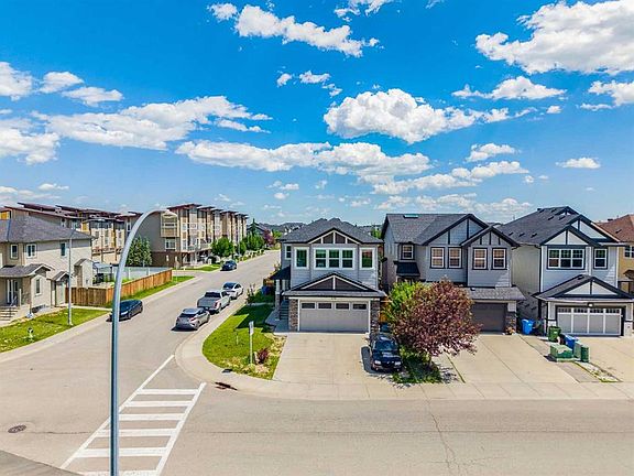 3rd image of 126 Skyview Ranch St NE