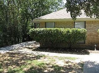 2113 N Elm St, Denton, TX 76201