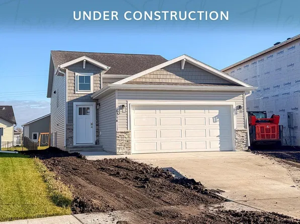 6758 Meadow View Dr S, Fargo, ND 58104