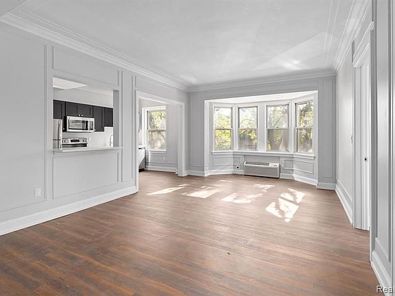 5th image of 700 Seward St Unit 415