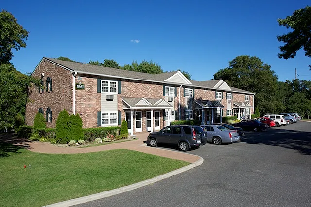 Fairfield At Woodview Gardens — Photo 4