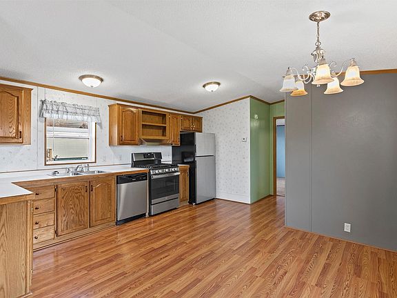 4th image of 4720 Ambrose St