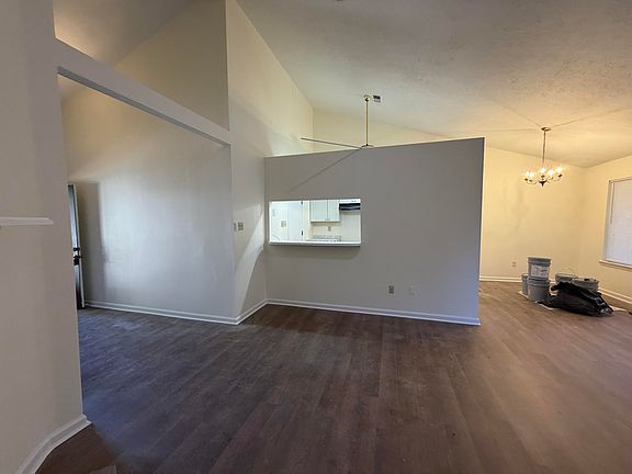 5th image of 1584 Springfield Dr