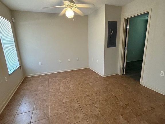 2nd image of 1609 W Pensacola St APT 211