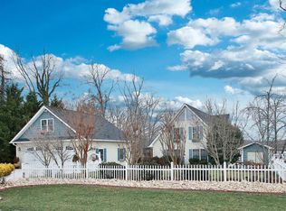 95 Oak Grove Dr, Moneta, VA 24121