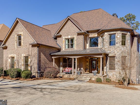 2nd image of 704 Old Cumming Rd