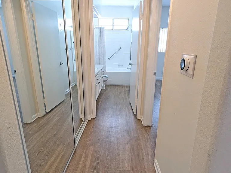 912 N Croft Ave #103 — Photo 12