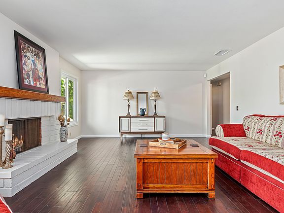 4th image of 3719 N Acala St