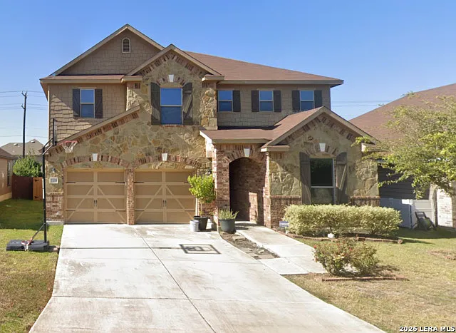 8 bed, 3.5 bath, 3498 sqft, $6,400 — Photo 1