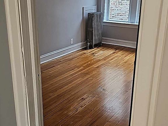 4th image of 8212-8220 S Drexel Ave #8212-3W