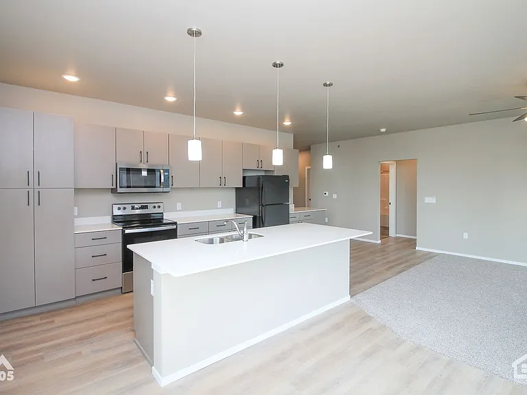 University Hills Village — Photo 296
