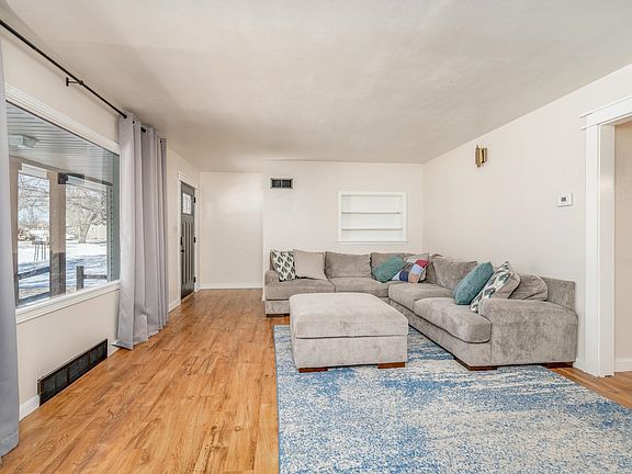 5th image of 419 N Gardner St