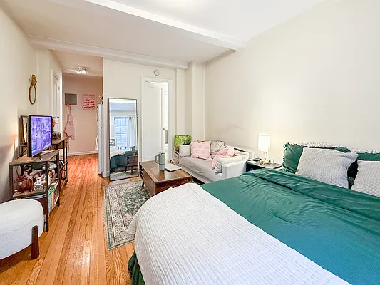 Rented by Oxford Property Group | media 4