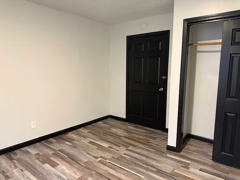 495 Emerson St — Photo 10