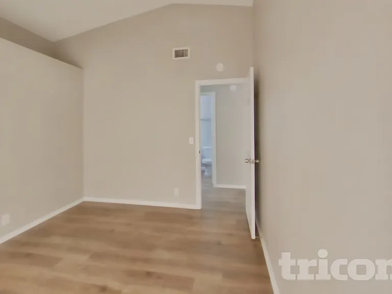 14239 N 50th Dr — Photo 10