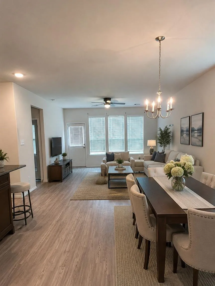 5 bed, 3.5 bath, 2335 sqft, $3,000 — Photo 3
