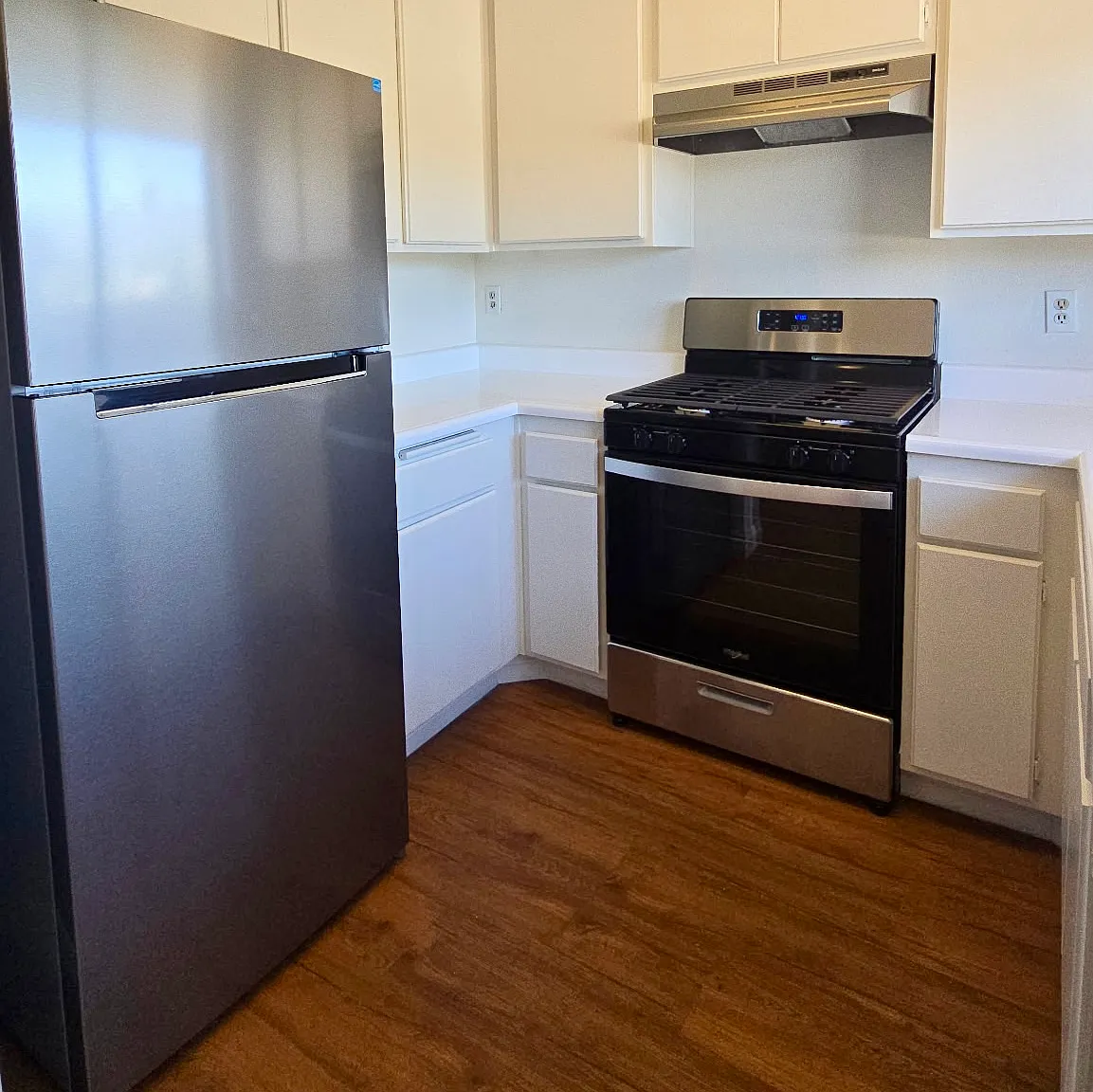 3 bed, 2.5 bath, 1200 sqft, $3,100 — Photo 3