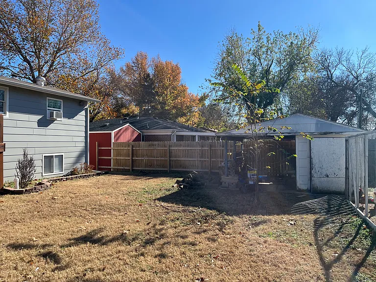 609 Edgewood Dr — Photo 46