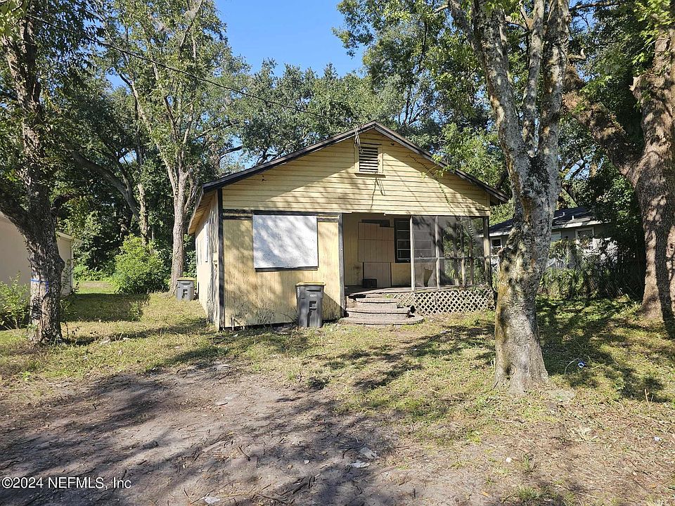 2nd image of 2155 WRIGHT Avenue
