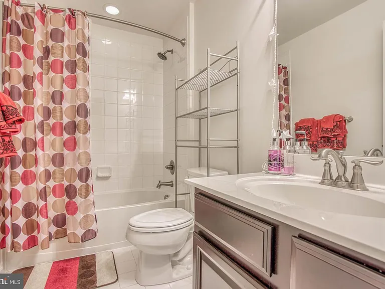 728 Falcon Ln — Photo 28