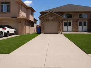 1124 Saint Paul Ave, Windsor, ON N8S4T7