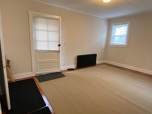Side door entrance into Living Room